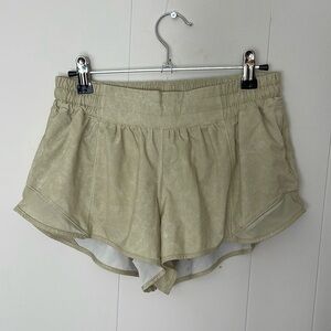 Lululemon Hotty Hot Lined Low-Rise Short Size 8 Green